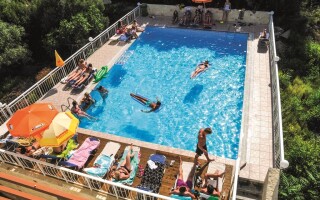 Acropolis Apartments